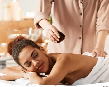 Warm oil head massage at Cynara Spa, Sportico Resorts near Bangalore